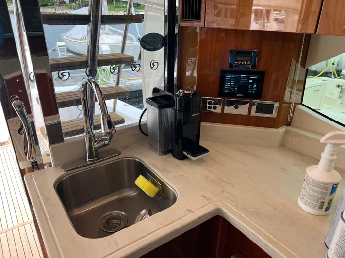  Yacht Photos Pics 2016 RIVIERA 43 FLY - Image 59