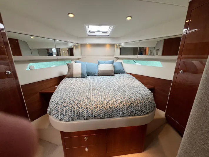  Yacht Photos Pics 2016 RIVIERA 43 FLY - Image 43