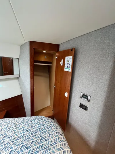  Yacht Photos Pics 2016 RIVIERA 43 FLY - Image 45