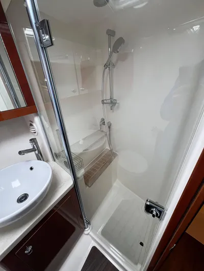  Yacht Photos Pics 2016 RIVIERA 43 FLY - Image 70