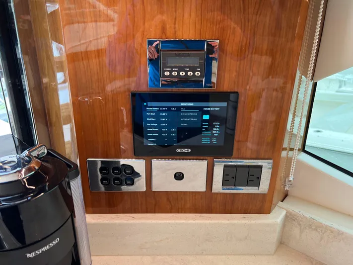  Yacht Photos Pics 2016 RIVIERA 43 FLY - Image 68