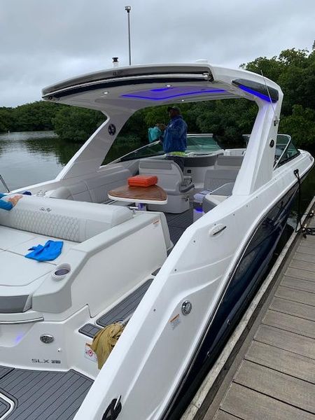 2021 Sea Ray 310 SLX OB