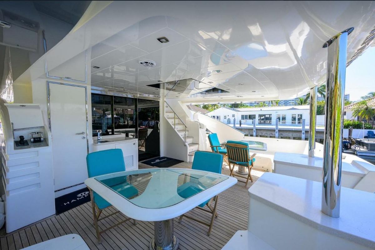 2014 Hampton 83 