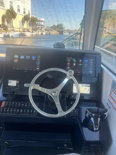  Yacht Photos Pics 2022 Pursuit 325 Os - Image 15