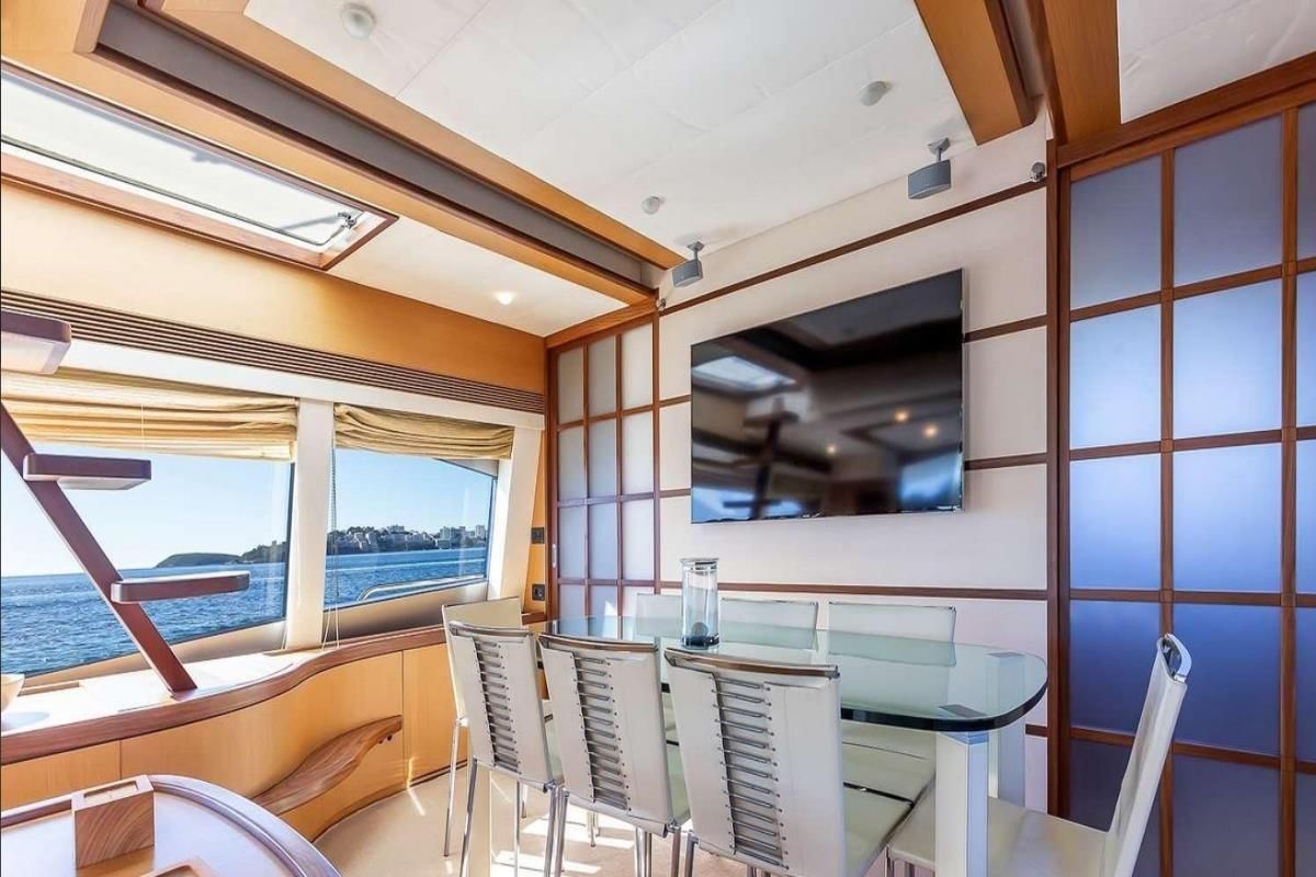 2005 Ferretti Yachts 73 