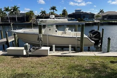 Mako 284 Center Console