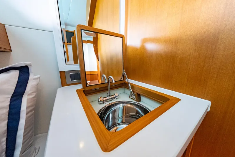 Beth Ann Yacht Photos Pics Bunk Vanity and Sink
