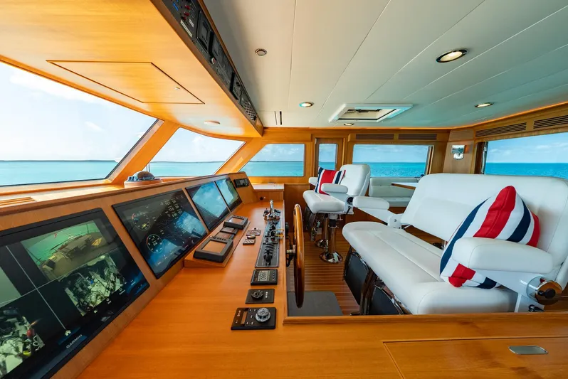 Beth Ann Yacht Photos Pics Pilothouse Sky Lounge