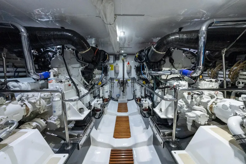 Beth Ann Yacht Photos Pics Engine Room Forward