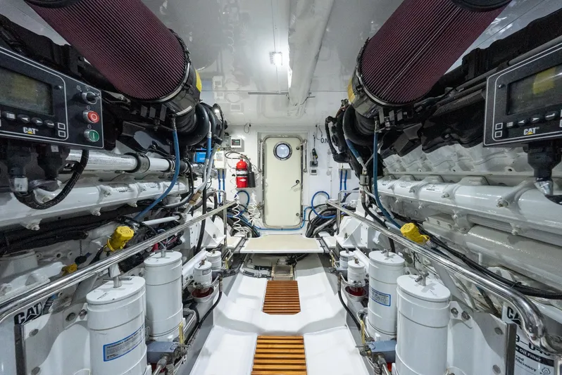 Beth Ann Yacht Photos Pics Engine Room Aft