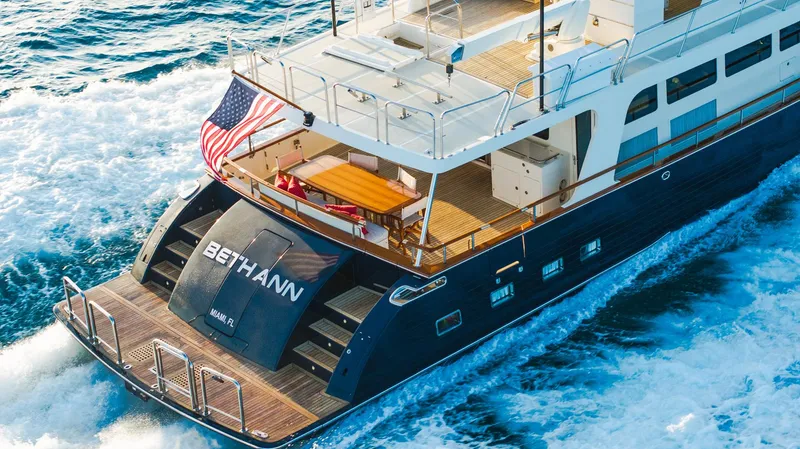 Beth Ann Yacht Photos Pics Stern