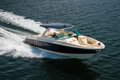 Chris-Craft Launch 35 GT