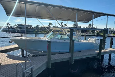 Cobia 330 DC