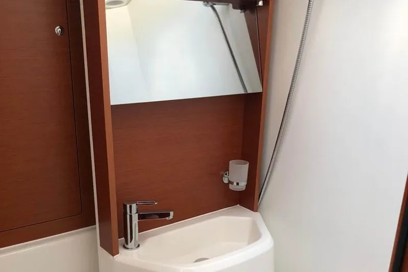 Christina Yacht Photos Pics Christina - Head View (2)