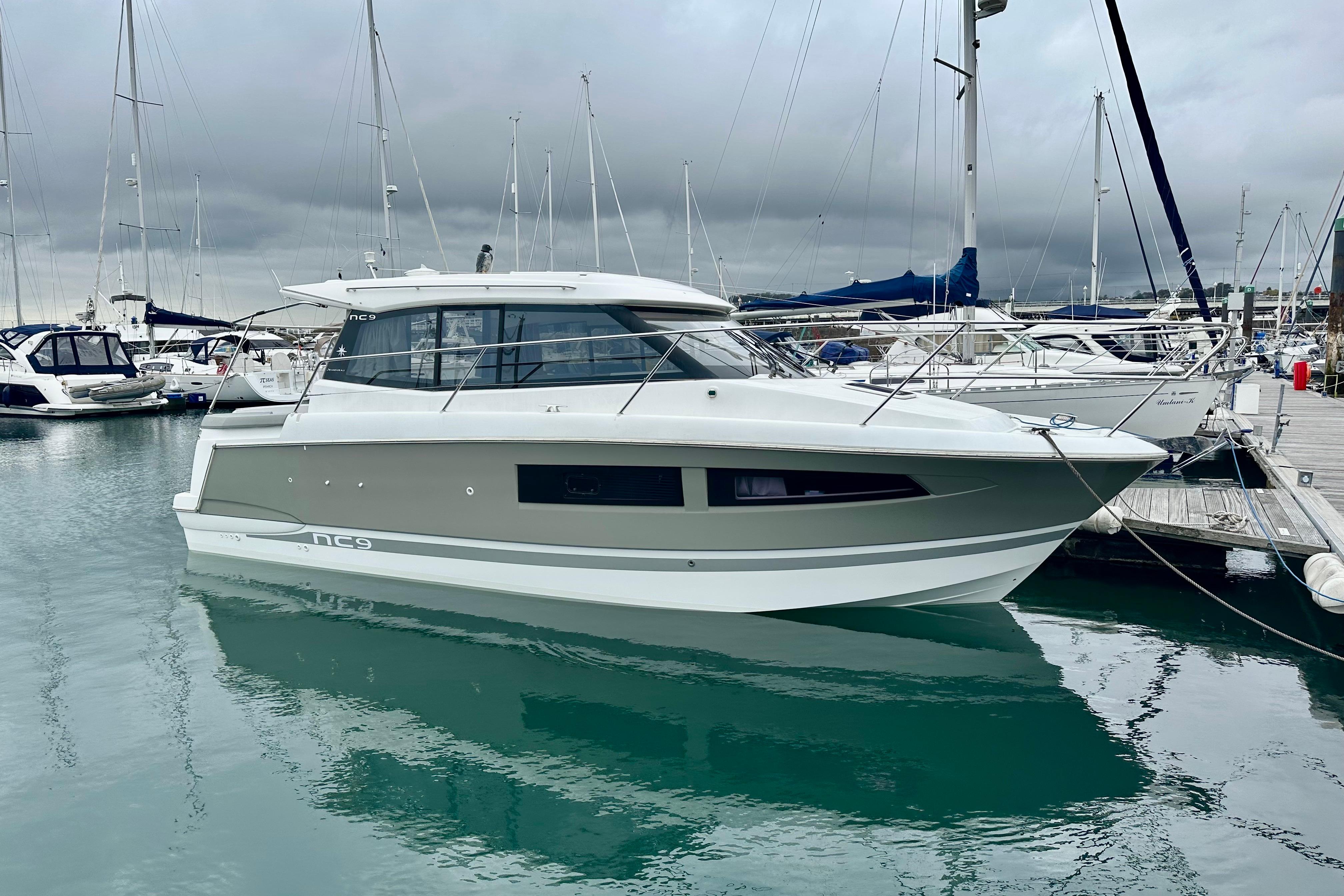 Jeanneau NC 9