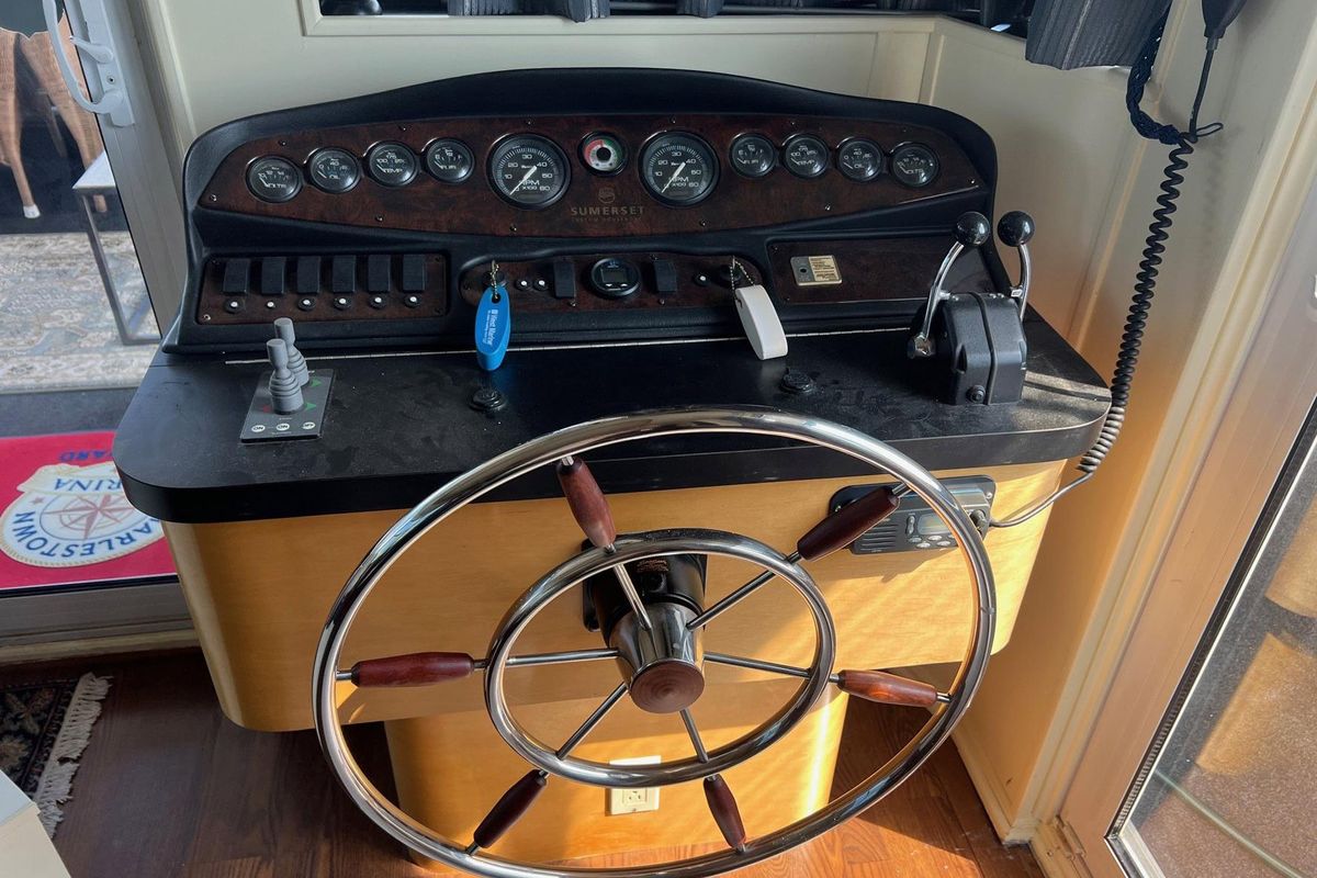 2002 Sumerset 75 