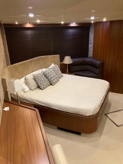 La Chaparrita Yacht Photos Pics Luxurious bedroom interior of a 2011 Sunseeker Manhattan 70 yacht.