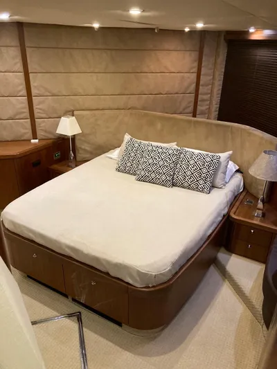 La Chaparrita Yacht Photos Pics Luxurious bedroom interior of a 2011 Sunseeker Manhattan 70 yacht.