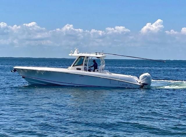 2015 Boston Whaler 350 Outrage