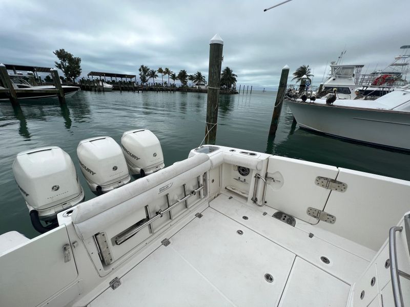 2015 Boston Whaler 350 Outrage