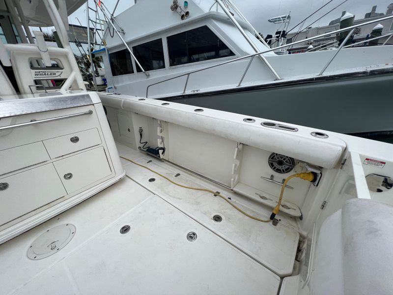 2015 Boston Whaler 350 Outrage