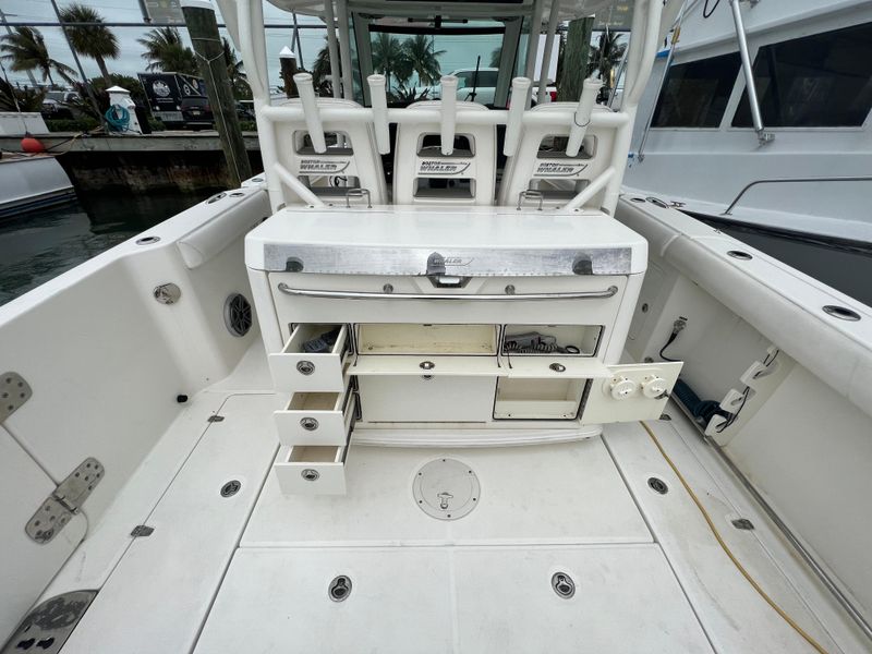 2015 Boston Whaler 350 Outrage