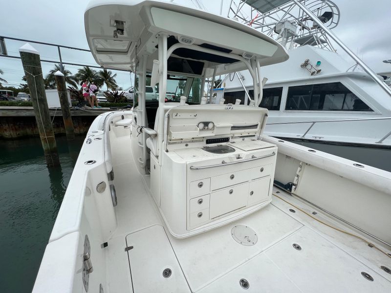 2015 Boston Whaler 350 Outrage