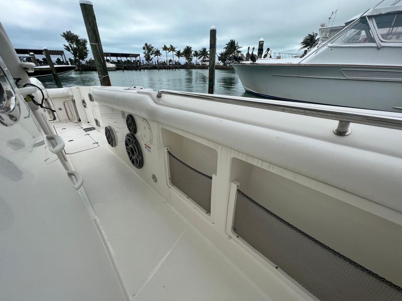 2015 Boston Whaler 350 Outrage