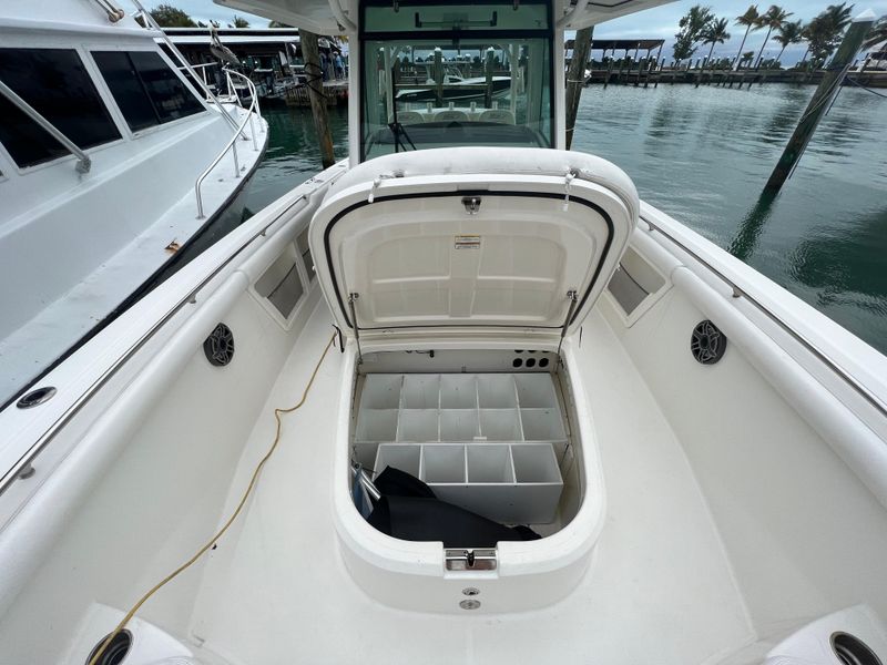 2015 Boston Whaler 350 Outrage