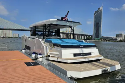 De Antonio Yachts D50 Coupé