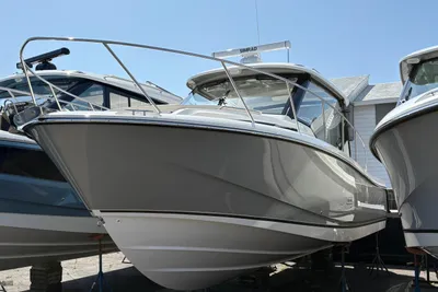 Boston Whaler 325 Conquest