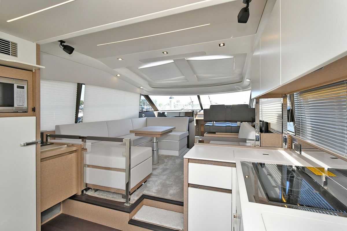 2019 Prestige 46 