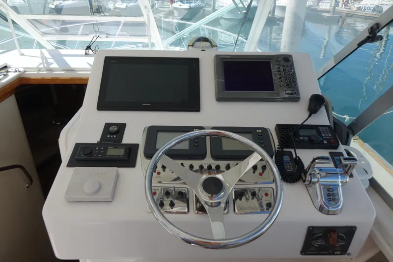 Showtime Yacht Photos Pics 