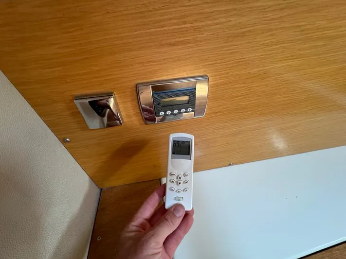 Benevah Yacht Photos Pics 