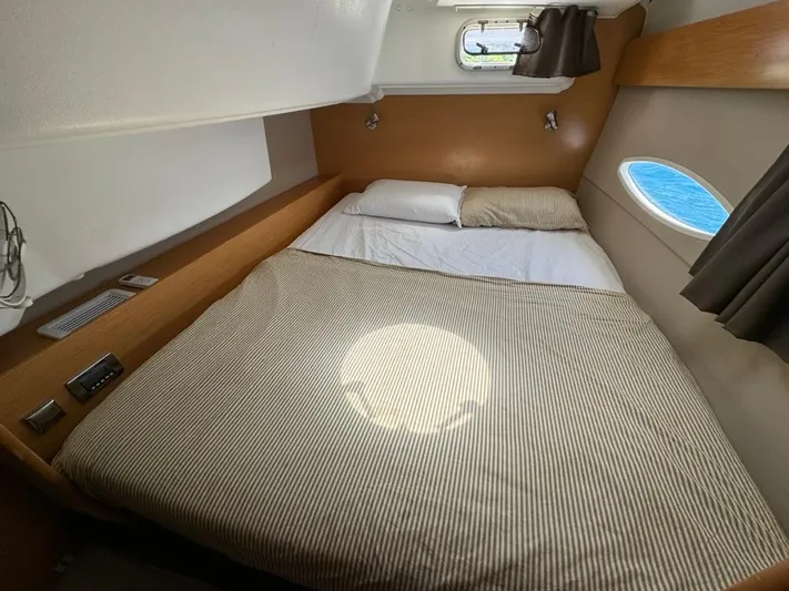 Benevah Yacht Photos Pics 