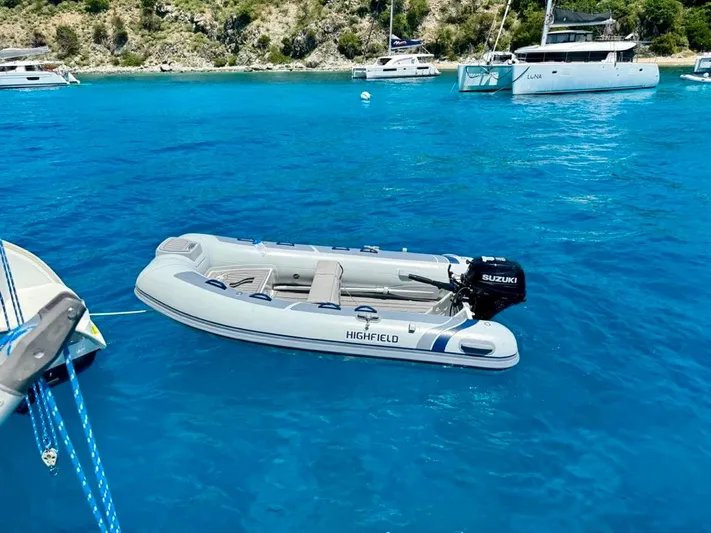 Benevah Yacht Photos Pics 