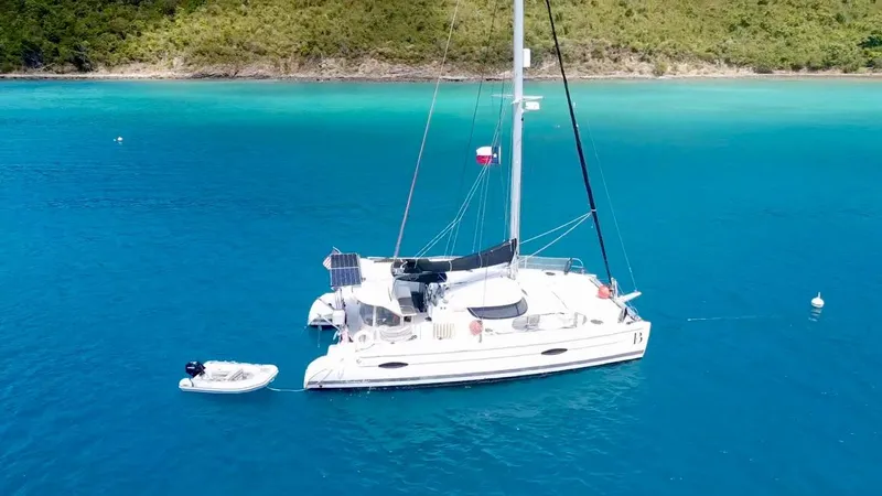 Benevah Yacht Photos Pics 