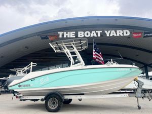 2020 Yamaha Boats 195 FSH Sport in mint green at The Boat Yard.