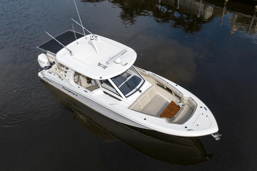 2021 Boston Whaler 350 Realm