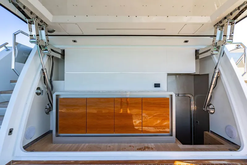 Stotsea Yacht Photos Pics 