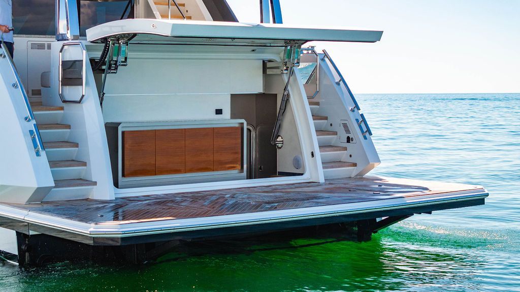 2020 Ocean Alexander 84 