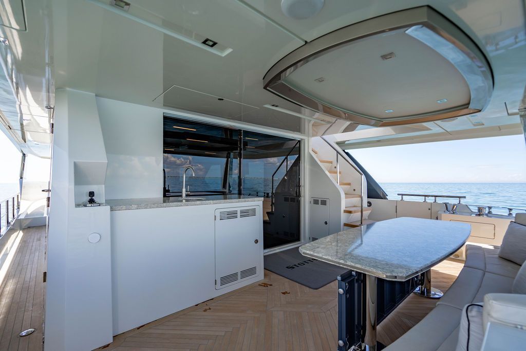 2020 Ocean Alexander 84 