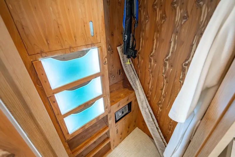 Stotsea Yacht Photos Pics 