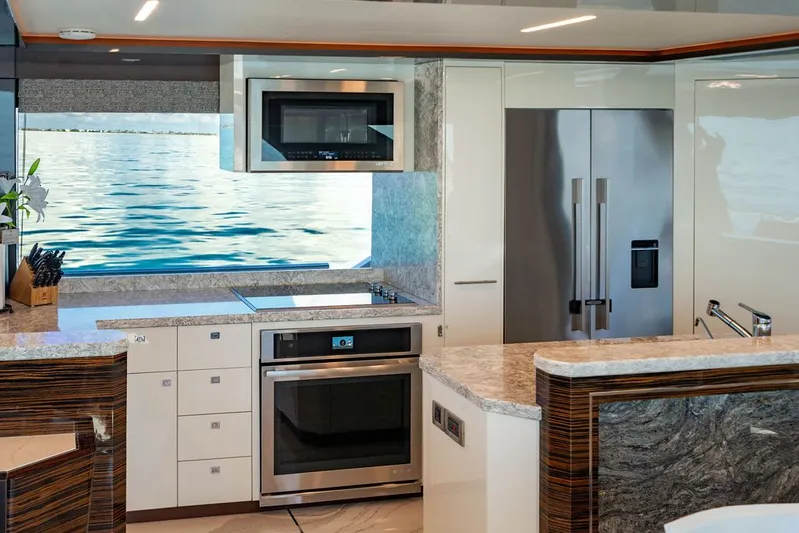 Stotsea Yacht Photos Pics 