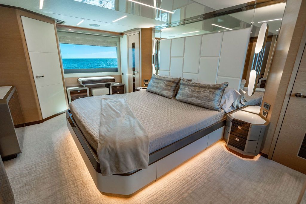 2020 Ocean Alexander 84 