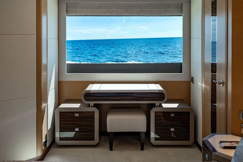 Stotsea Yacht Photos Pics 