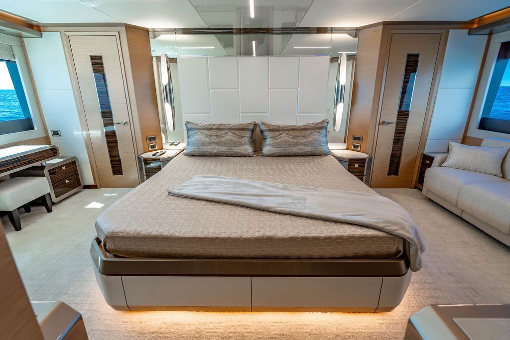 2020 Ocean Alexander 84 