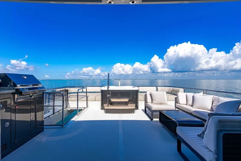 Stotsea Yacht Photos Pics 