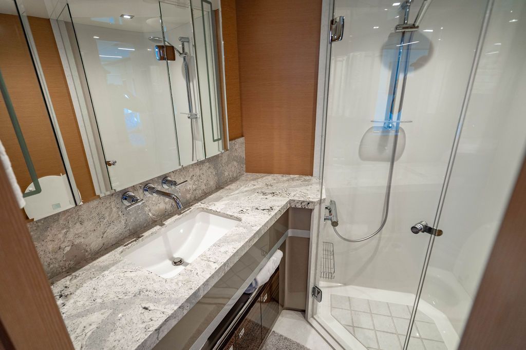 2020 Ocean Alexander 84 