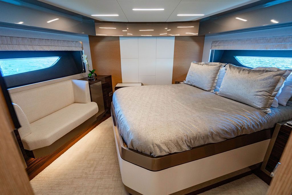 2020 Ocean Alexander 84 